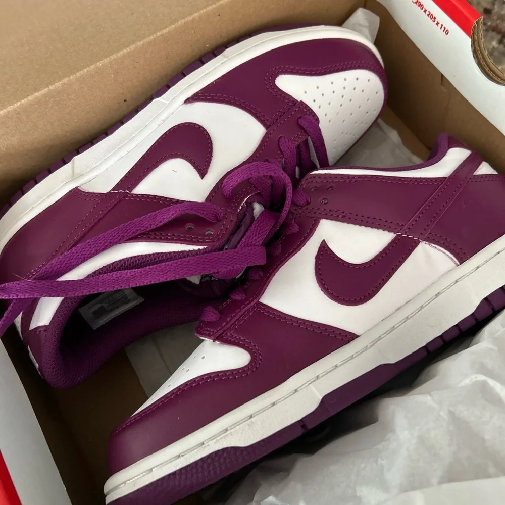 Nike Dunk Low Viotech White Size 6y - Picture 3 of 4